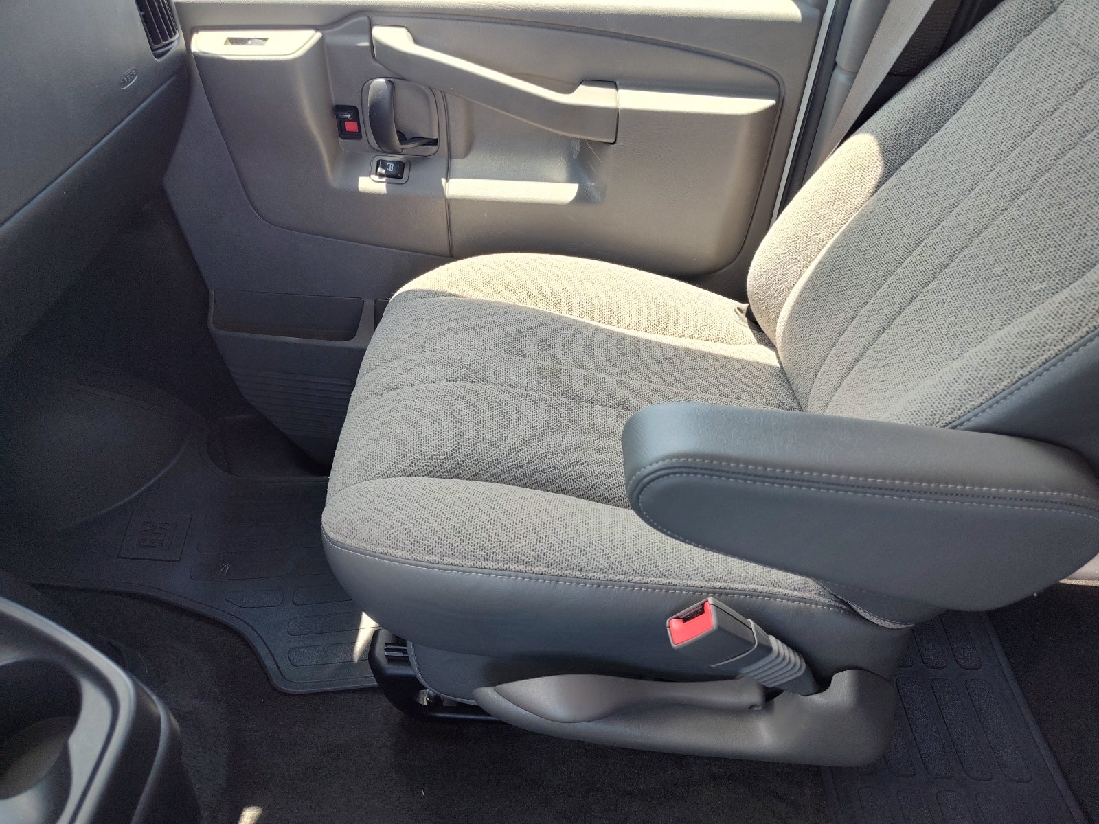 2017 Chevrolet Express Passenger 2500 LT