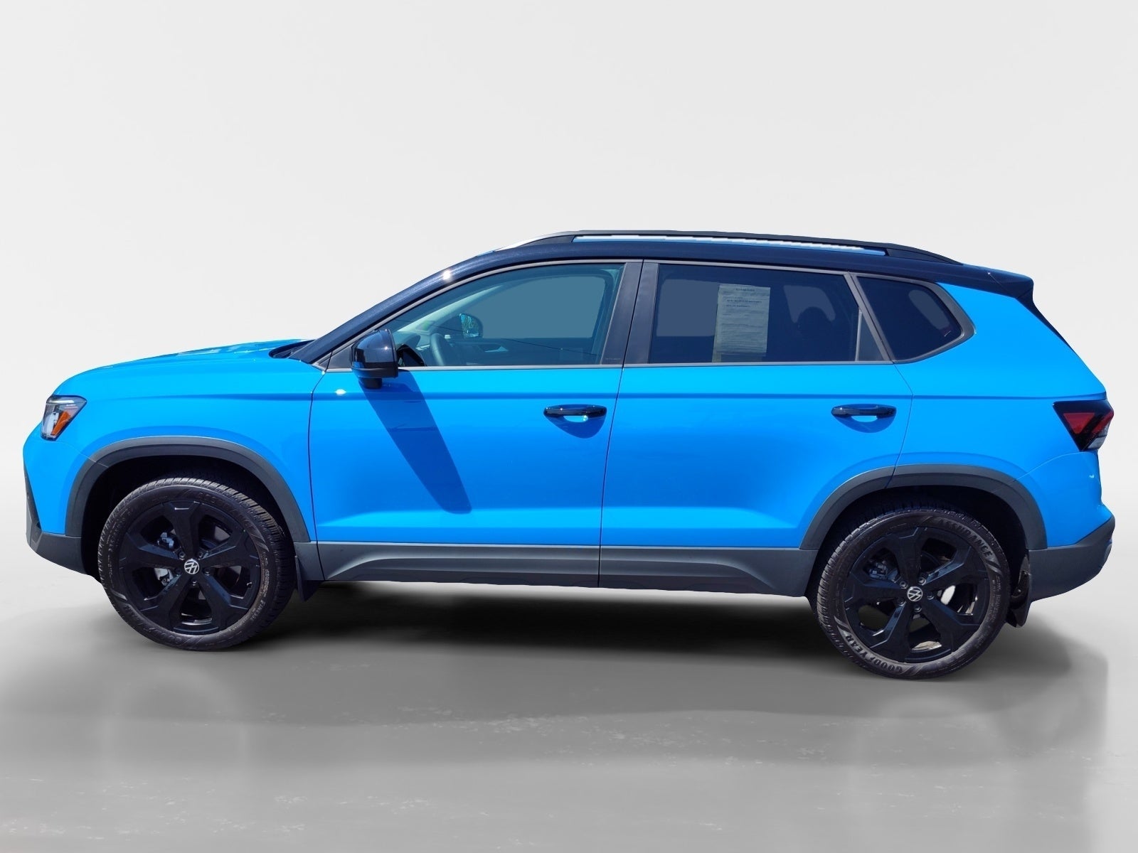 2025 Volkswagen Taos SE Black