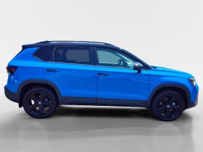 2025 Volkswagen Taos SE Black