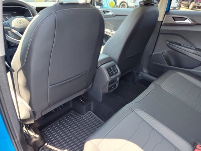 2025 Volkswagen Taos SE Black