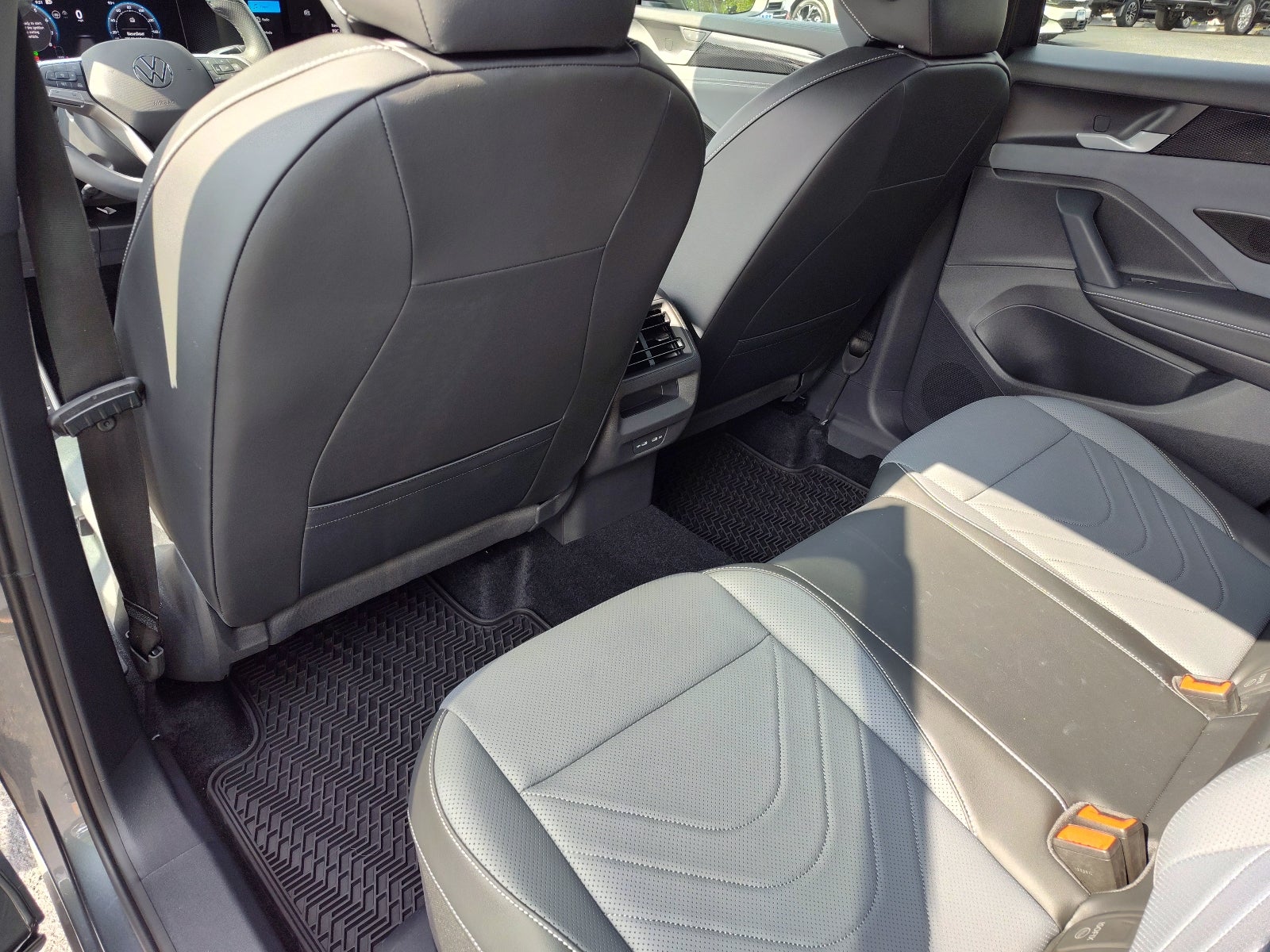 2025 Volkswagen Tiguan SE R-Line Black