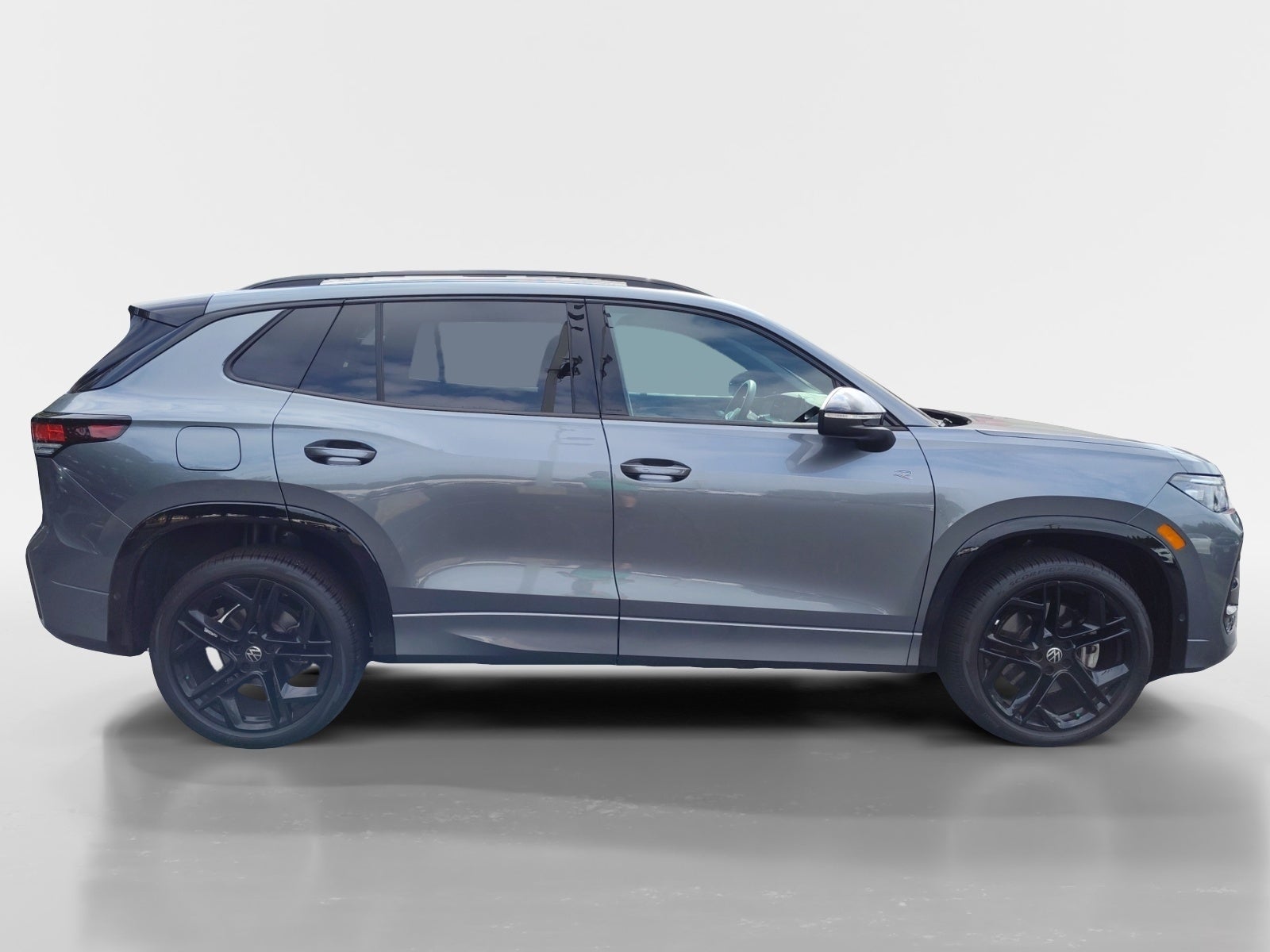 2025 Volkswagen Tiguan SE R-Line Black