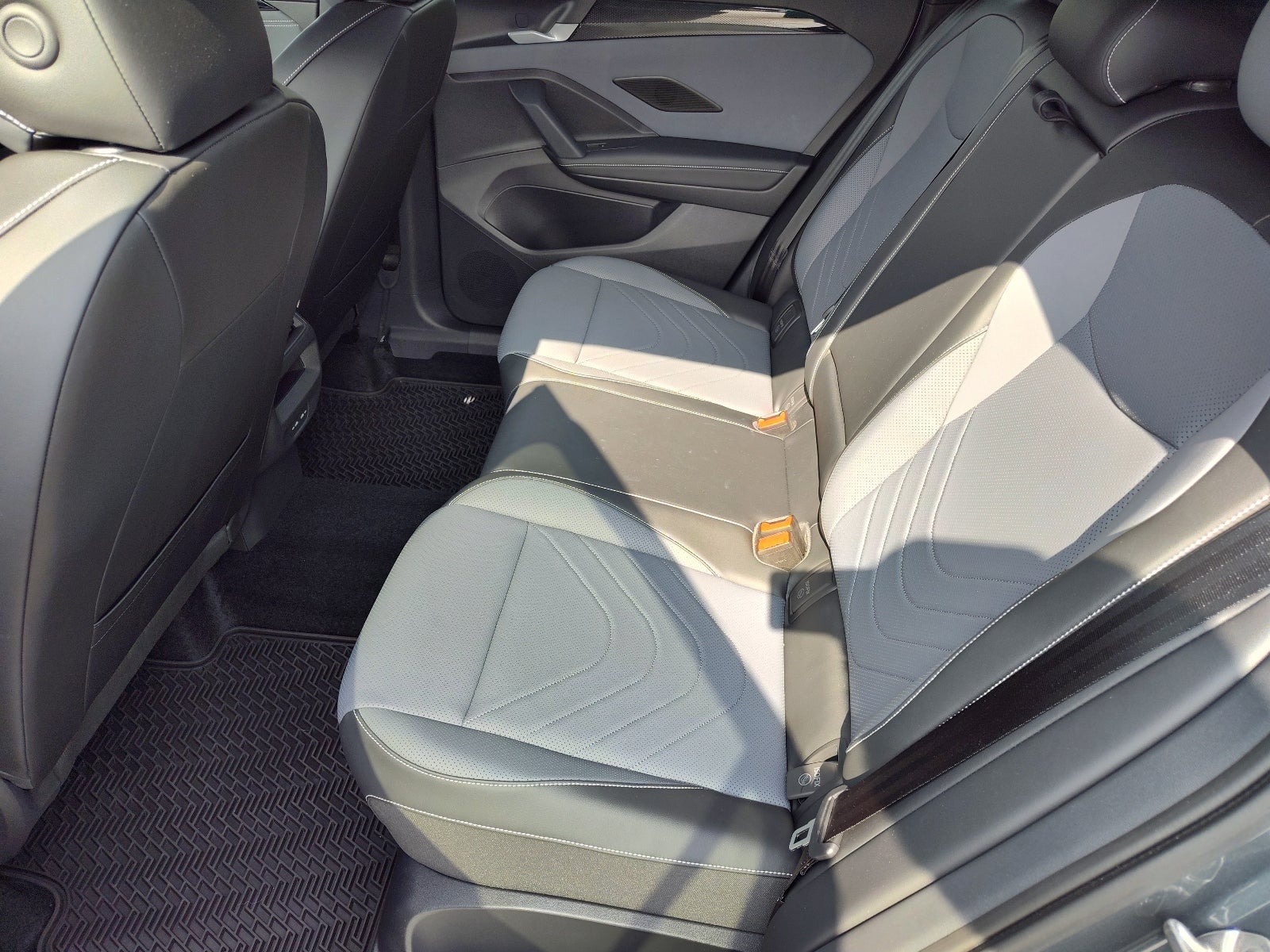 2025 Volkswagen Tiguan SE R-Line Black