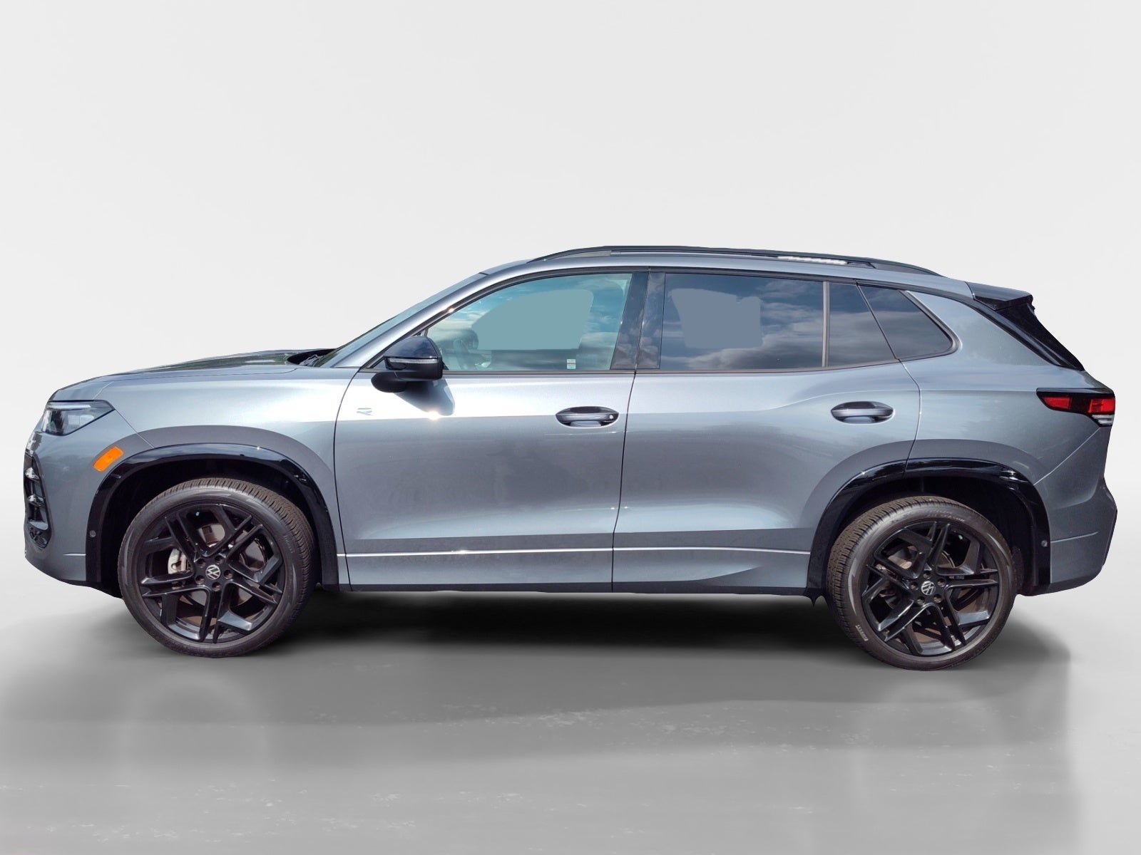 2025 Volkswagen Tiguan SE R-Line Black