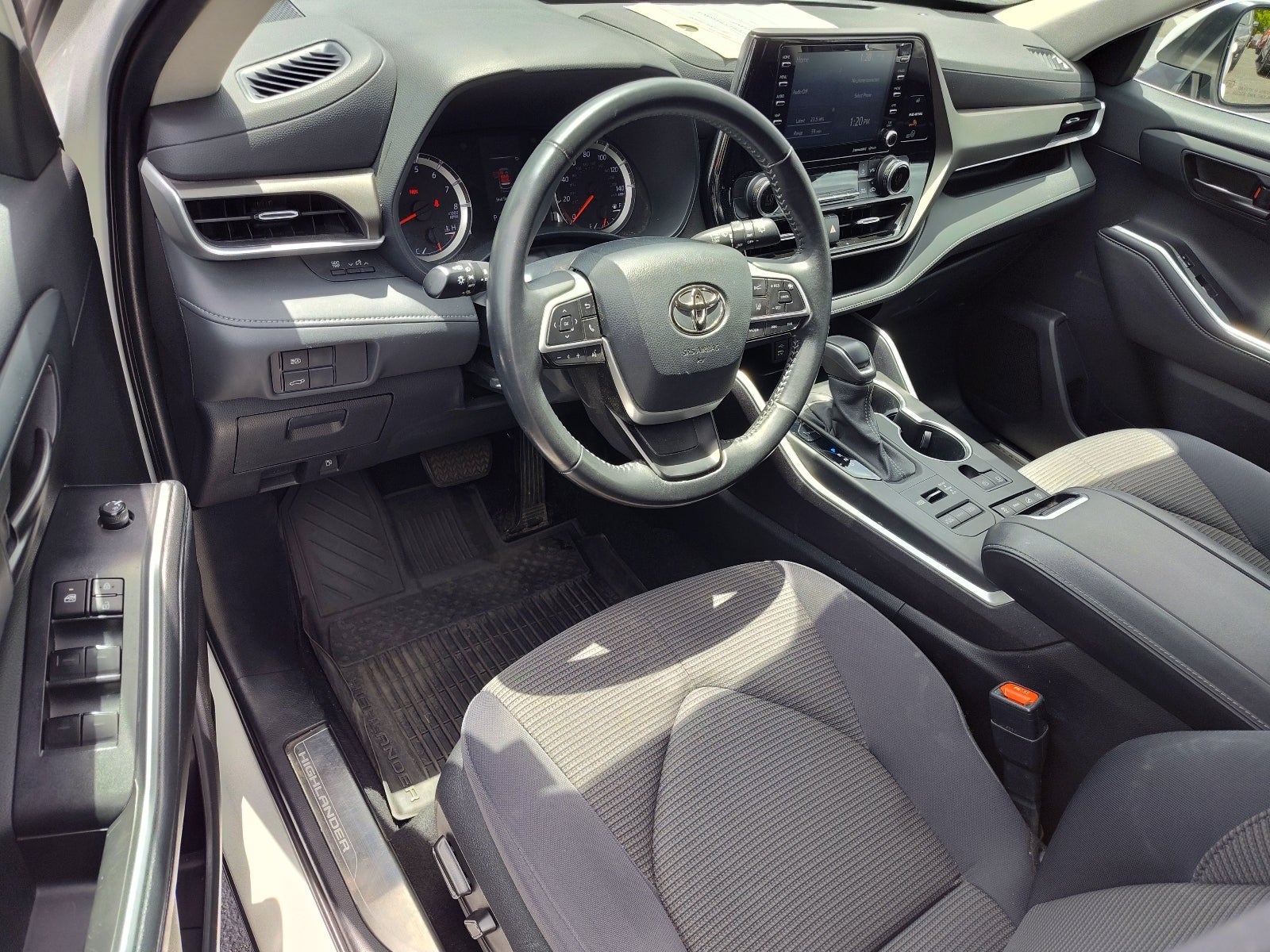 2022 Toyota Highlander LE